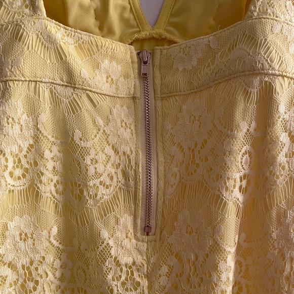 Yellow lace mini deep v open back dress - Picture 4 of 10